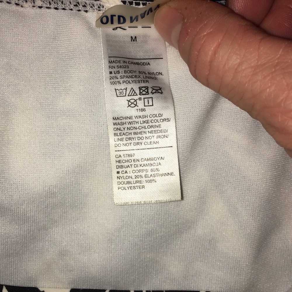 Bikini - Picture 2 of 4